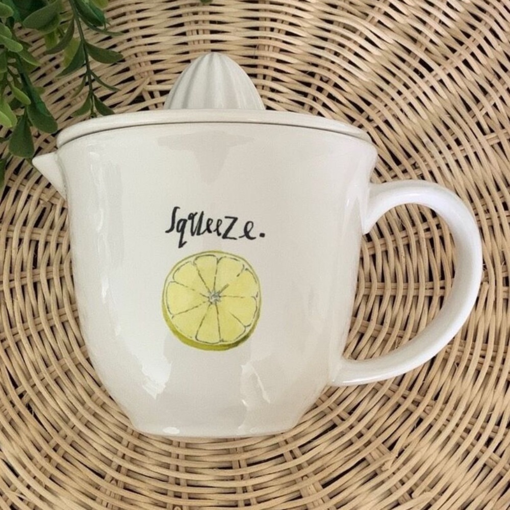 RAE DUNN Lemon Squeeze Lemon Ceramic Juicer RARE